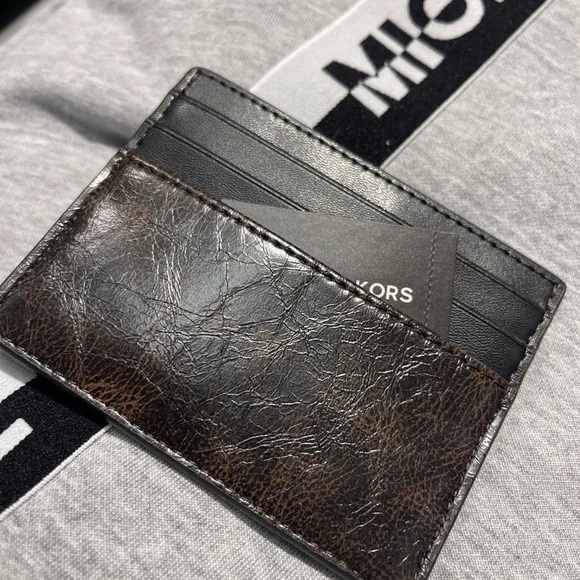 MICHAEL KORS Cyrus Burnished Tall Card Case
Chocolate Brown 
NWT - Picture 4 of 16